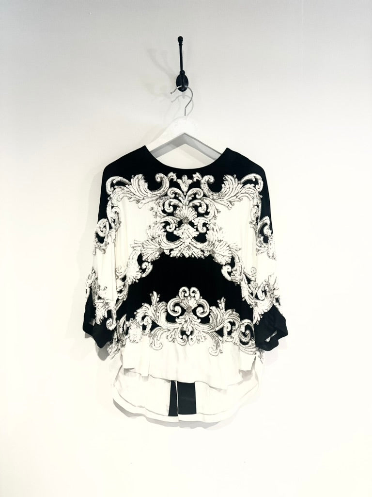 BLACK AND WHITE EVENING TOP AND PANT SET