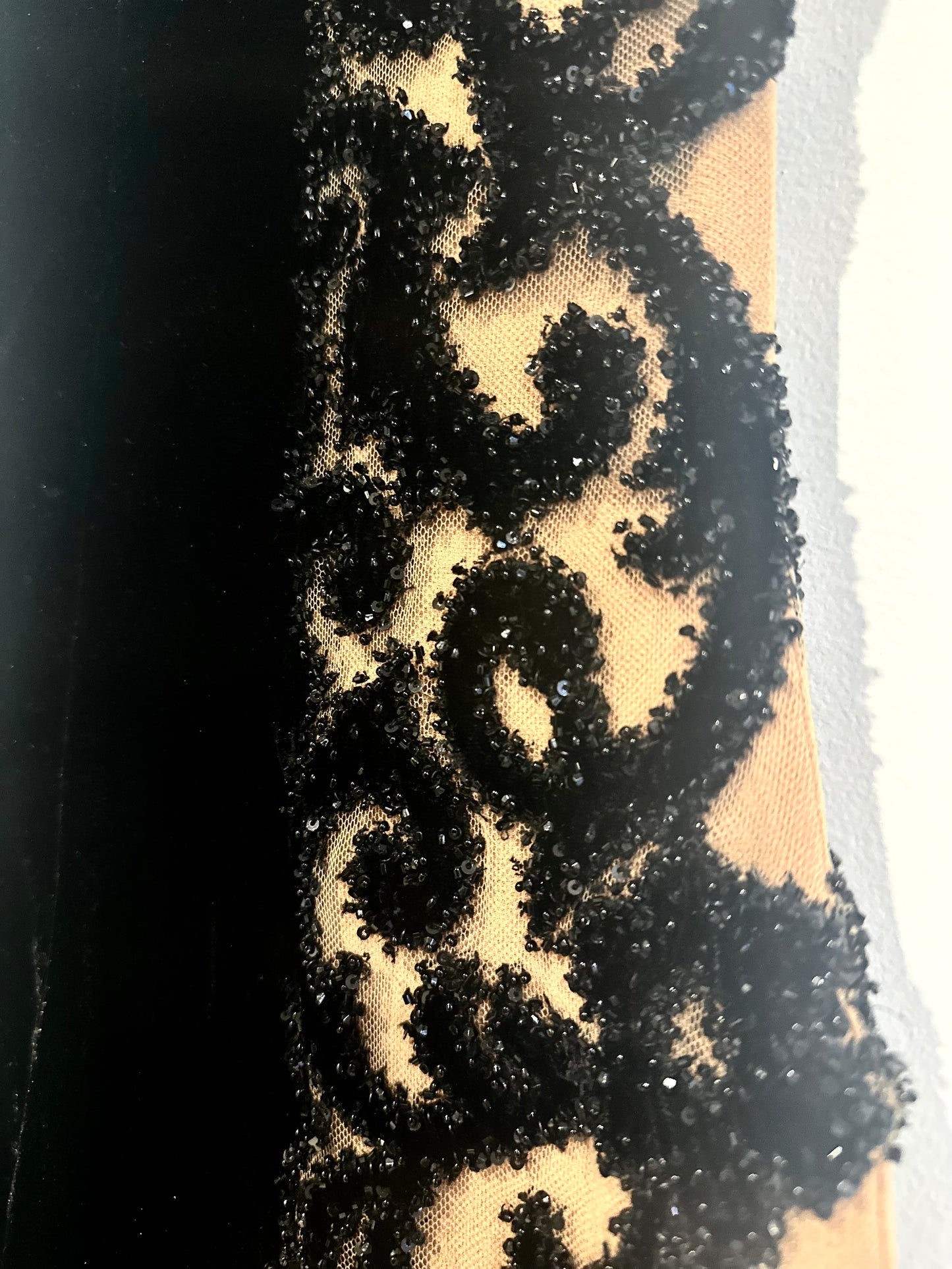 BLACK/NUDE VELVET MINI DRESS